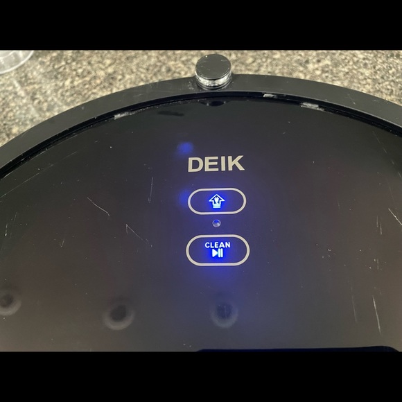 SOLD DEIK MT820 Robot Vacuum Cleaner W/Remote - Picture 4 of 11